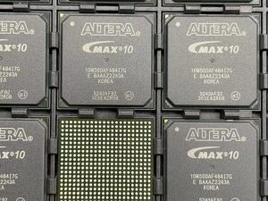 10M50DAF484I7G