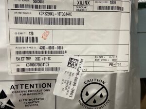 XCR3256XL-10TQG144C