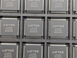 LC4256V-75TN100E