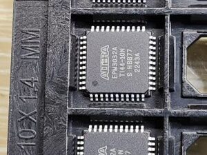 EPM3032ATI44-10N