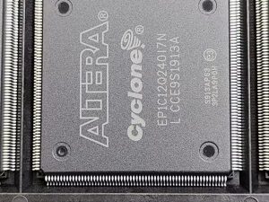 EP1C12Q240I7N
